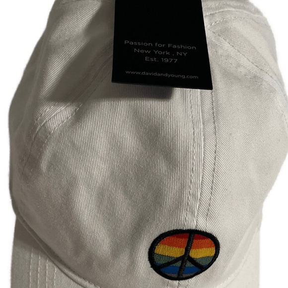 NWT - David and Young White Embroidered Rainbow Peace Hat - Picture 4 of 6